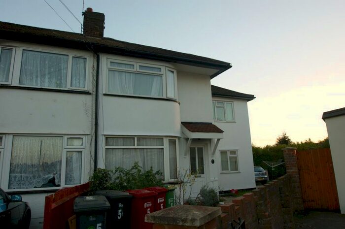 1 Bedroom Flat To Rent In Lewins Way, Cippenham, Slough SL1