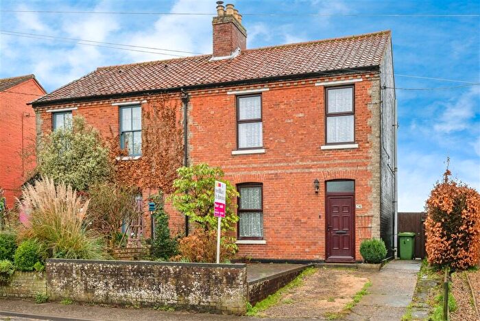 3 Bedroom Semi Detached House For Sale In Station Road, Reepham, Norwich, NR10