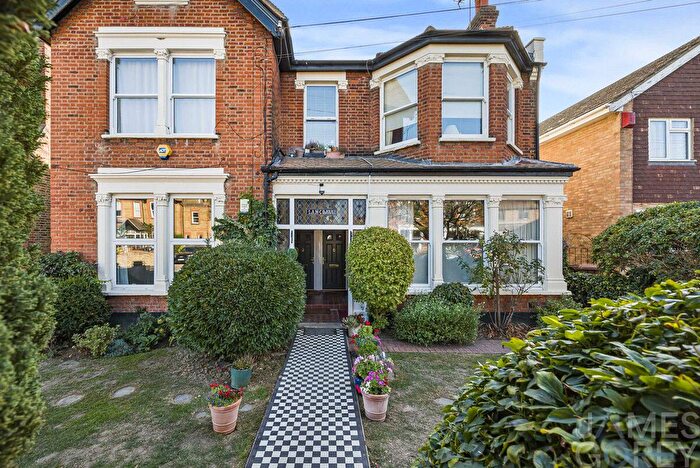 3 Bedroom Flat For Sale In Highview Road, Sidcup, DA14