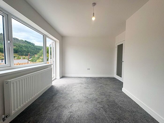 4 Bedroom Semi-Detached House To Rent In Hill Crest View, Cwmtillery, Abertillery, NP13