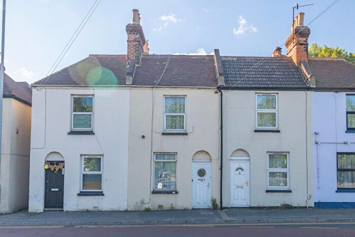 2 Bedroom Terraced House For Sale In Sturry Road, Canterbury, Kent, CT1