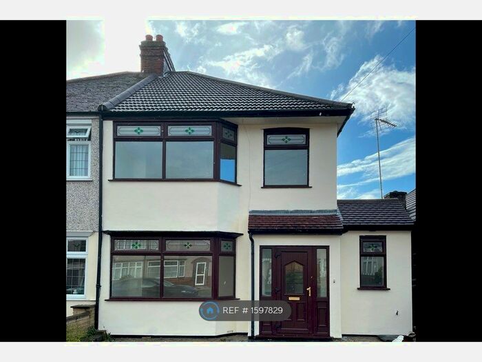 3 Bedroom Semi-Detached House To Rent In Sandringham Drive, Welling, DA16