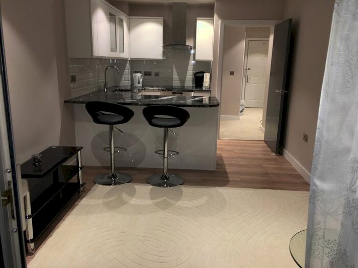 1 Bedroom Flat For Sale In Victoria Road, London, W3