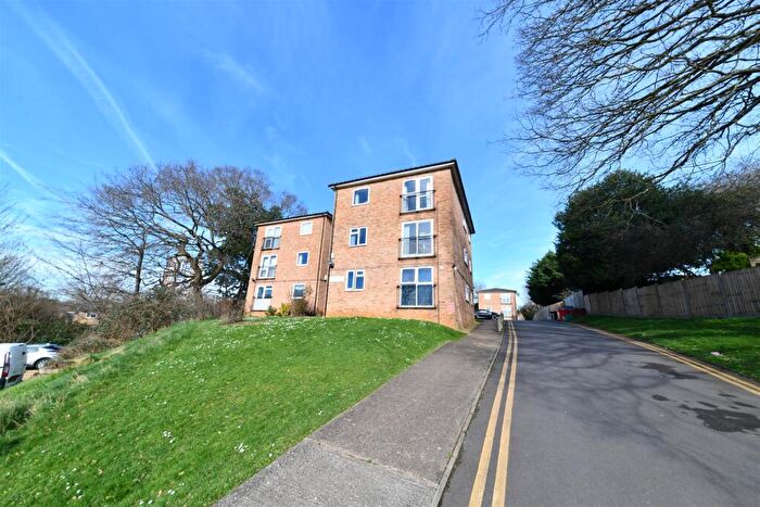 1 Bedroom Flat For Sale In Chatsworth Court, Stevenage, SG2