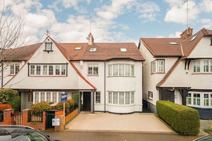 5 Bedroom End Of Terrace House For Sale In Hampstead Gardens, Temple Fortune, NW11