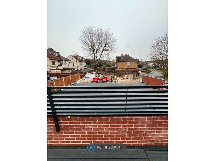 2 Bedroom Flat To Rent In Sewardstone, London, E4