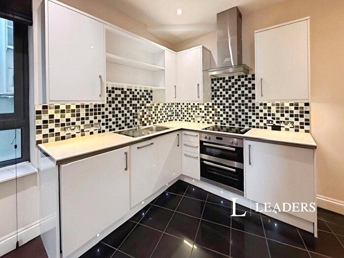 1 Bedroom Flat To Rent In Queen Square, Brighton, East Sussex, BN1