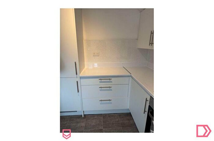 2 Bedroom Flat To Rent In Waterloo Road, Manchester, M8