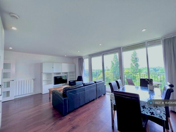 2 Bedroom Flat To Rent In Johnson Court, London, SE9