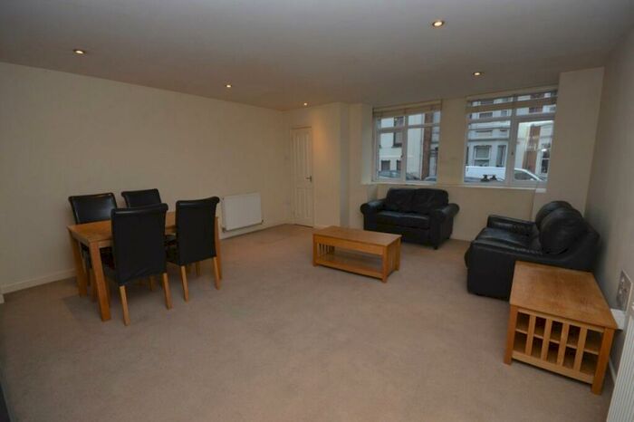 2 Bedroom Flat To Rent In Milton Road, Town Centre, SN1