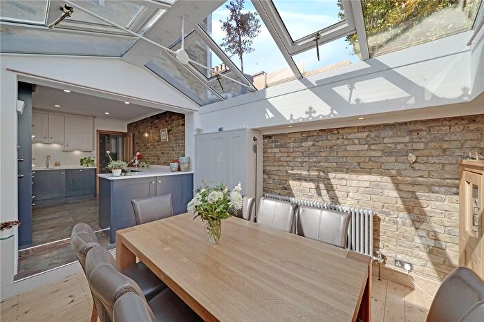 3 Bedroom Terraced House For Sale In Ferry Road, Twickenham, TW1