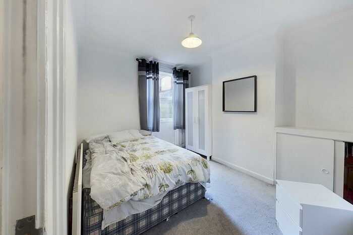 5 Bedroom Terraced House To Rent In Milton Road, Southampton, Hampshire, SO15