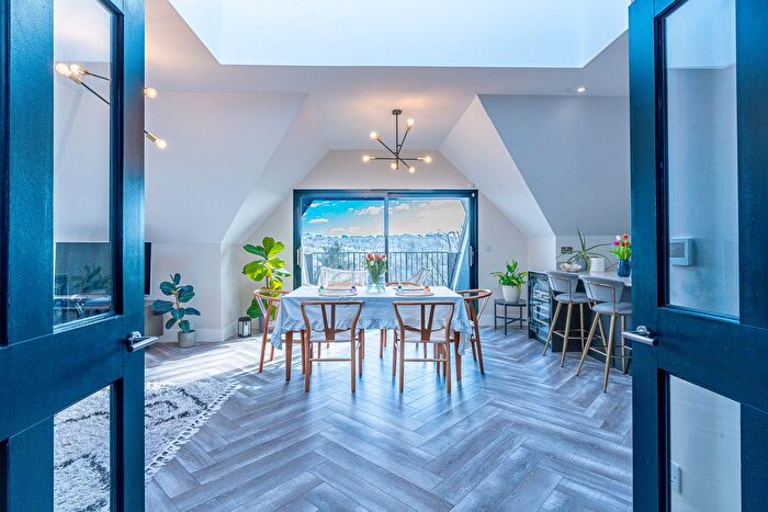 2 Bedroom Flat For Sale In Woodcrest Road, Purley, CR8