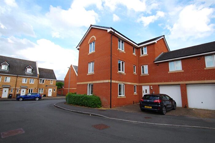 2 Bedroom Flat To Rent In Padstow Road, Churchward, Swindon, SN2