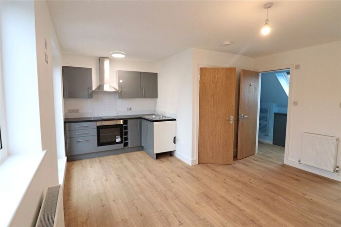 Studio To Rent In Grove Park, London, NW9