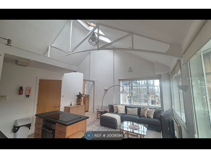 2 Bedroom Flat To Rent In Edinburgh, Edinburgh, EH1
