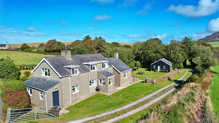 3 Bedroom Detached House For Sale In Maesoglan Cottage, Ceidio - Ac, LL53