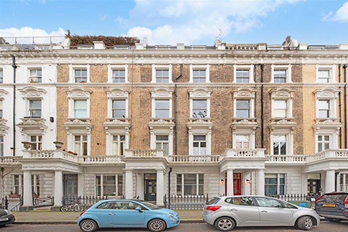 Studio To Rent In Linden Gardens, Notting Hill / Bayswater, W2