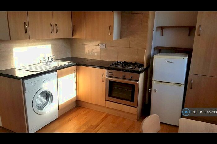 1 Bedroom Flat To Rent In Hackney Road, London, E2