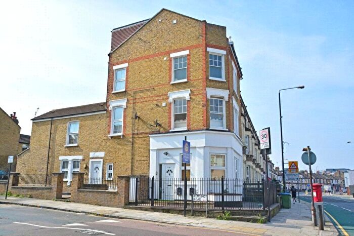 2 Bedroom Flat To Rent In Kemsing Road, London, SE10