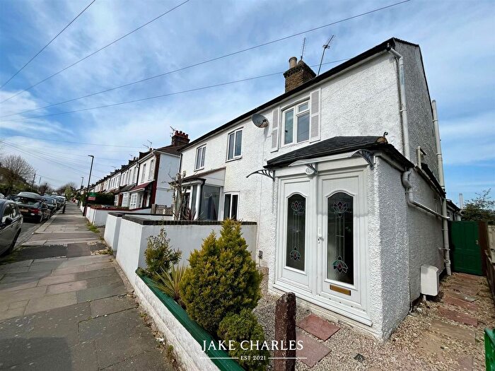 2 Bedroom Property To Rent In Nursery Road, London, N14