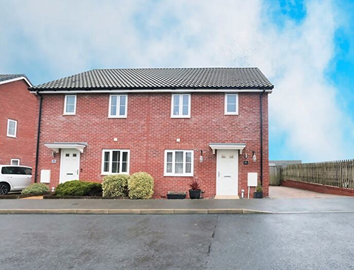 3 Bedroom Semi-Detached House To Rent In River Way, Ipswich, Suffolk, IP6