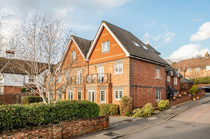 2 Bedroom Property For Sale In Templeside Gardens, High Wycombe, HP12