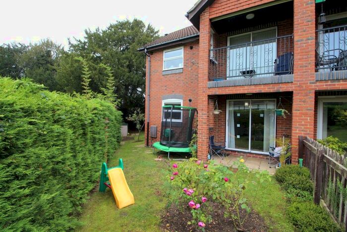 2 Bedroom Apartment To Rent In Saunders Court, Purley On Thames, RG8