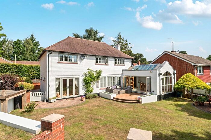 4 Bedroom Detached House For Sale In Crawley Ridge, Camberley, GU15