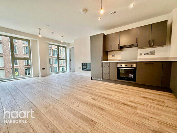 2 Bedroom Apartment To Rent In Brand New City Centre Apartment, B5
