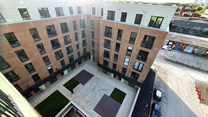 2 Bedroom Apartment To Rent In Middlewood Plaza, Craven St, M5
