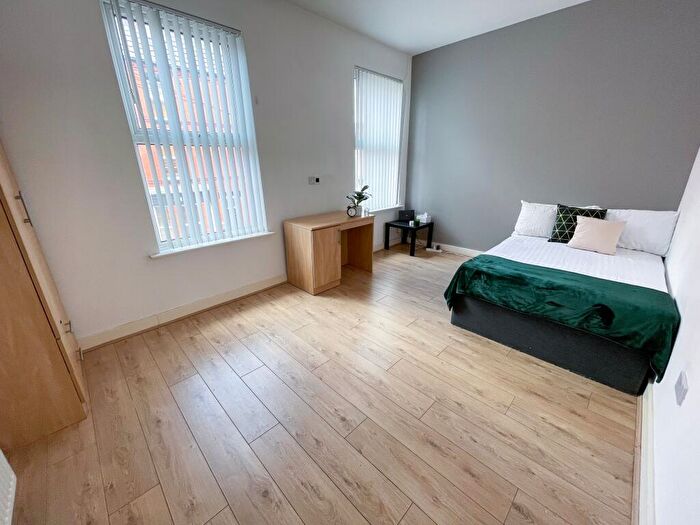 6 Bedroom Terraced House To Rent In Brookdale Road, L15