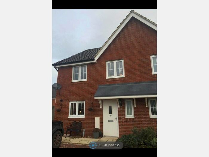 4 Bedroom Semi-Detached House To Rent In Arundel Road, Peacehaven, BN10