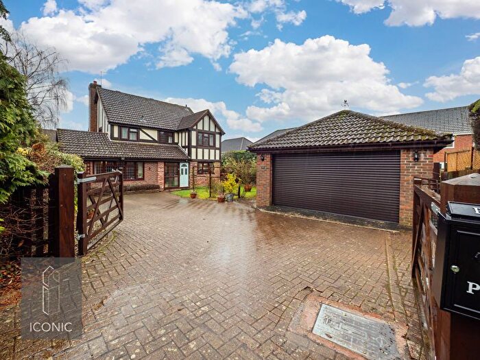 4 Bedroom Detached House For Sale In Ashdown, Taverham, Norwich, NR8