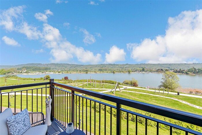 2 Bedroom Flat For Sale In Dearman Crescent, Hythe, Kent, CT21