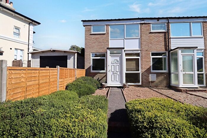 2 Bedroom Terraced House To Rent In Holden Road, Tunbridge Wells, TN4