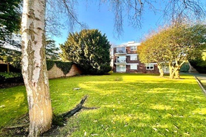 1 Bedroom Flat To Rent In Woodford Road, London, E18