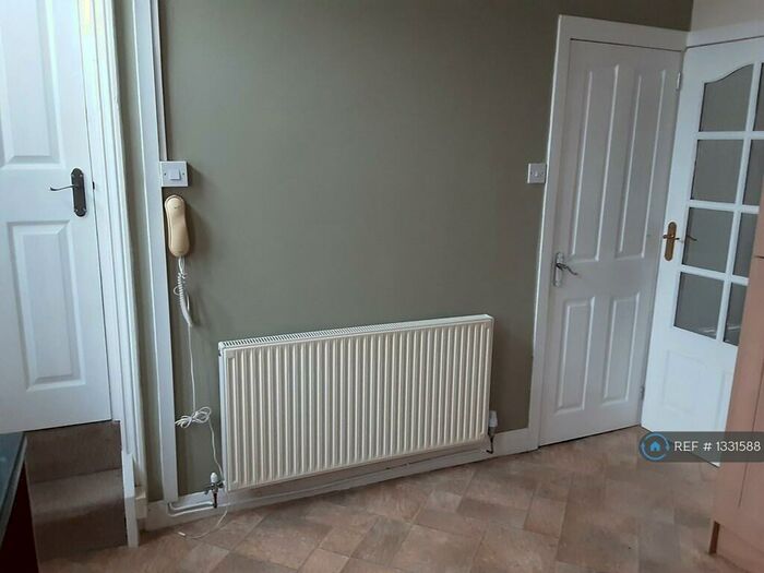 2 Bedroom Terraced House To Rent In Oxford Street, Shaw, Oldham, OL2