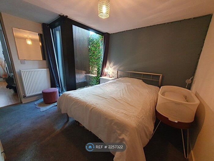 2 Bedroom End Of Terrace House To Rent In Jubilee Street, Salford, M6