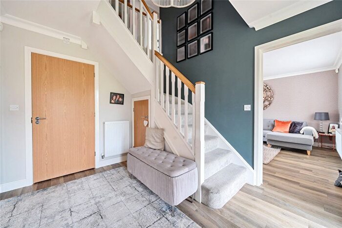 4 Bedroom Detached House For Sale In River Walk, Fetcham, KT22