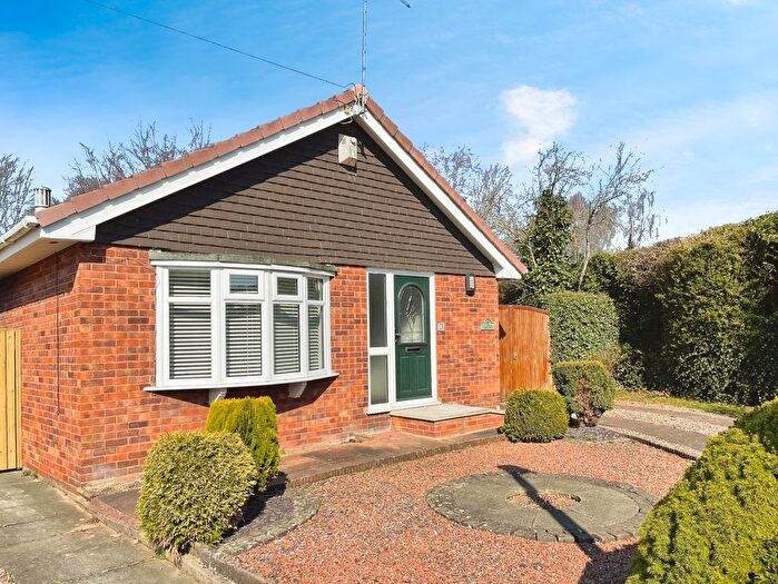 2 Bedroom Bungalow For Sale In Makepeace Close, Vicars Cross, Chester, Cheshire, CH3