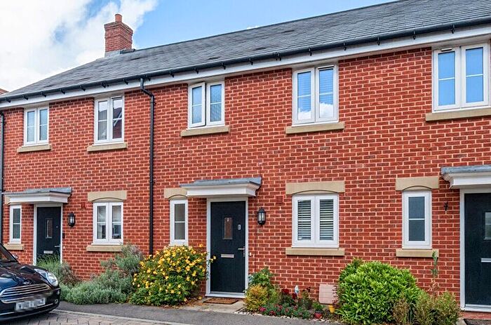 2 Bedroom Terraced House For Sale In Goswell Square, Alton, Hampshire, GU34