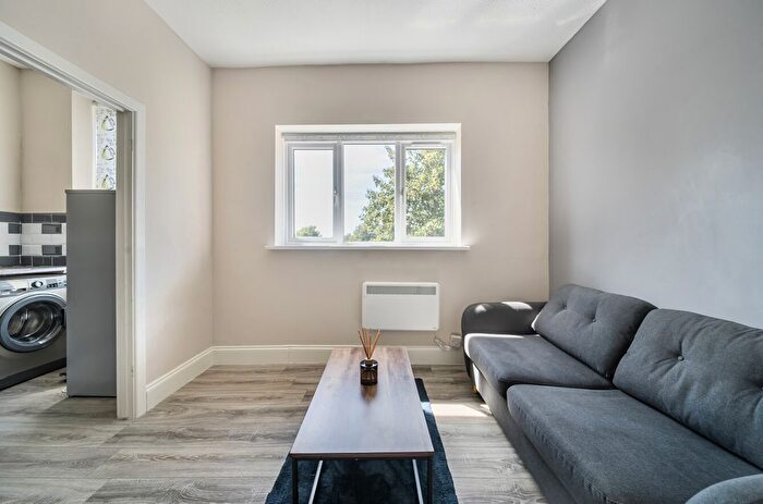 1 Bedroom Flat To Rent In Westridge Road, Southampton, Hampshire, SO17