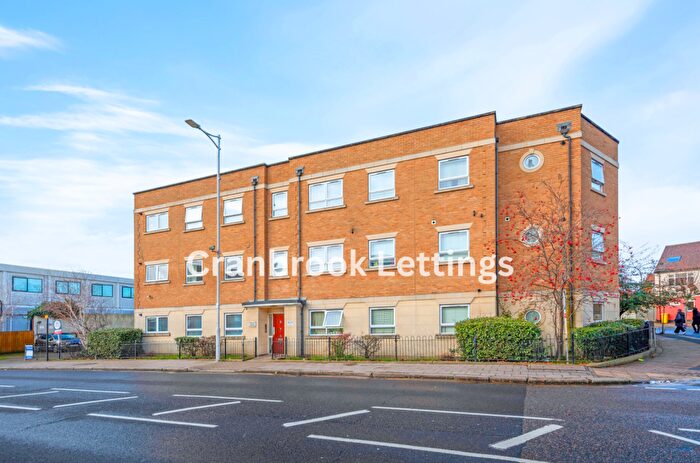 2 Bedroom Flat For Sale In Temple Court, IG2