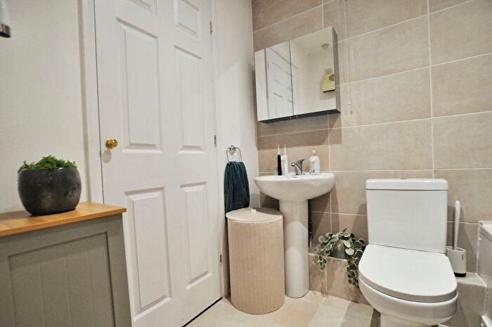 1 Bedroom Flat For Sale In Rosemont Close, Letchworth Garden City, SG6