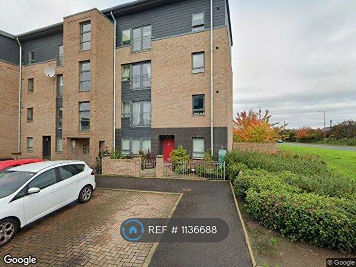 2 Bedroom Flat To Rent In West Pilton Way, Edinburgh, EH4