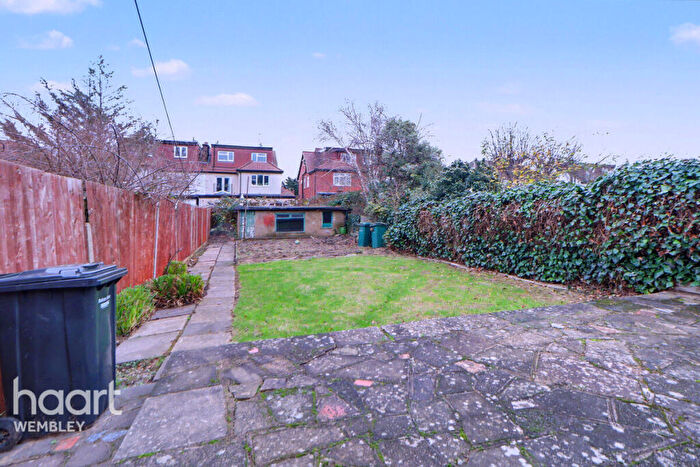 3 Bedroom Semi Detached House For Sale In Greenfield Gardens, London, NW2