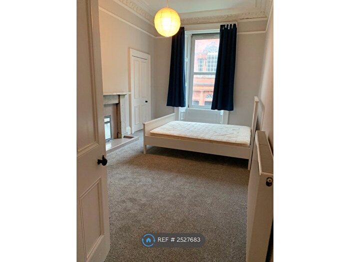 4 Bedroom Flat To Rent In Morningside Road, Edinburgh, EH10