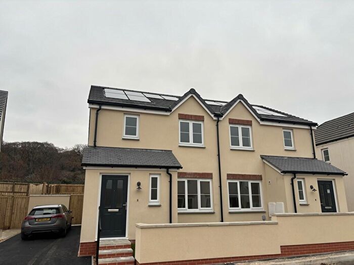 3 Bedroom Semi-Detached House To Rent In Maple Grove, Ivybridge, PL21