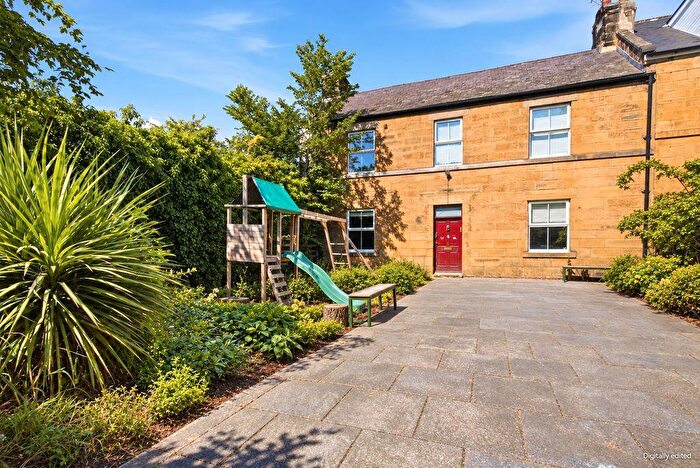 3 Bedroom Terraced House For Sale In Barrington Place, Gateshead, NE8